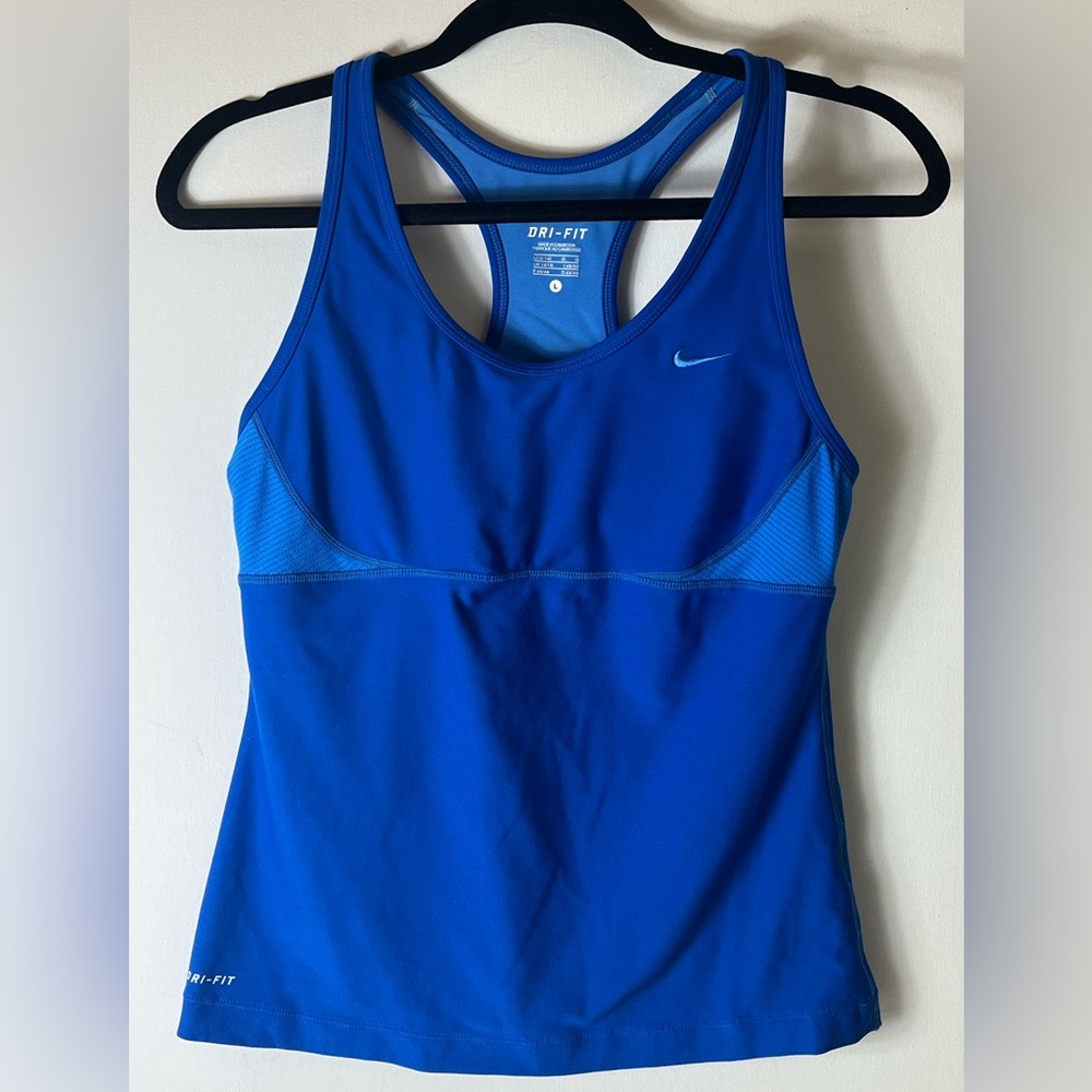 Nike’s Women’s Dry Fit Tank Top Blue Size Large Inside Breast Pocket